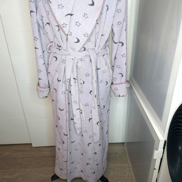 Robe with celestial pattern - Picture 2 of 8